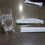 中華料理 景福 - お冷やとおしぼり