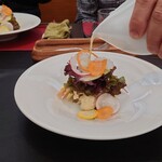 ベルエキップ - 瑞浪焼きと野菜のエミュレーション
      ソースを掛けられている