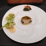 ベルエキップ - お刺身用鮑のポワレ　ホワッ、クニュと凄く柔らかなアワビ！確かに焦がしアーモンドバターと合うんだよねえ。これは旨い！