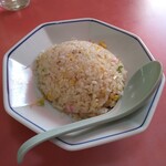 大成軒 - 半チャーハン。ラードがしっかり回っていて美味しい。