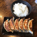 横浜家系ラーメン 龍馬家 - 餃子，小ライス