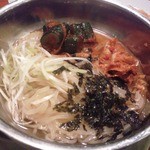 Shichirin Yakiniku Anan - 冷麺（うまから胡瓜、白菜ｷﾑﾁ、海苔、長葱ｽﾗｲｽ）