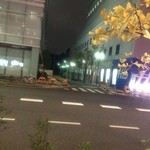 つけ麺 五ノ神製作所 - タカシマヤ前。こんな路地を入っていく。ポツンとした所にあり鱒。