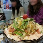 用賀酒場 もつ焼 エビス参 - 無理聞いてくれてありがとうな謎鍋ｗ 学大からの刺客(-д☆)ｷﾗｯ