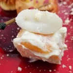 日本料理 TOBIUME - ⑥柿(福岡県秋月産)と田川豆腐の白和え、生落花生(福岡県若松産)載せ
      柿特有の軟らかくも微かに芯のある食感、香りと甘み、胡麻の白和えでさっぱり
      熟し過ぎるとフニャッとなり白和えに合わない