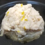 日本料理 TOBIUME - ⑪渡り蟹の真薯(福岡県豊前産)
      産卵期は春～夏、雄蟹の旬は夏～秋
      雄蟹は雌蟹より身の甘みが強いのが特徴
      シンプルに蟹の穏やかな旨みをジッと味わう
      渡り蟹は臭みが出易いが手当が完璧で薫りも◯