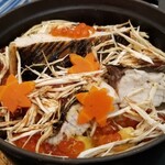 日本料理 TOBIUME - ⑲秋鰆(福岡県波津産)、新イクラ(北海道産)、零余子(福岡県宗像産)、栗(福岡県若松産)、松茸(山口県産)の炊き込みご飯
      産卵期は春～夏、旬は秋～春
      旬の鰆を炭火焼きに、脂の旨みがメチャうま！