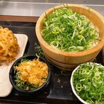 丸亀製麺 - ネギだくとはこの事。