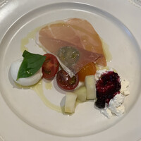 Cucina del NABUCCO - 自家製モッツァレラとリコッタチーズのカプレーゼ