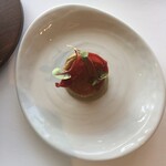 ピエール・ガニェール - イワシと茄子のテリーヌ　フイユタージュとトマトセッシェ