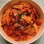 タパス＆タパス - 10月限定メニュー  三種きのことベーコンのアマトリチャーナ 大盛 1,200円（税込）