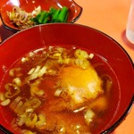 やまや食堂 - スープにサービスチャーシューイン