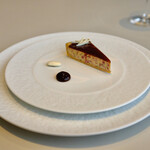 SEZANNE - フォアグラ　鴨のコンフィ　マデイラ。