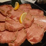 珍味苑 - ファミリーセットのタン塩