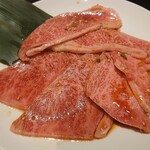 珍味苑 - 追加のカルビ