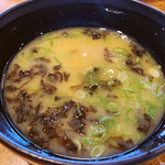 びっくりドンキー - 味噌汁にはあおさとなめこが入っています