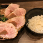 武道家 - チャーシュー麺とライス