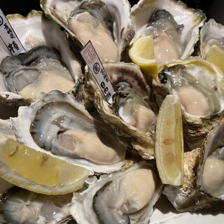 We are confident in the number of production areas for raw Oyster! ◎Eating and comparing various production areas