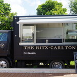 ザ・リッツ・カールトン沖縄 - ピザを焼くトラック