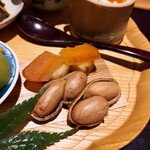 炭火割烹 白坂 - ⚫八寸「里芋の唐揚げ　カラスミ」
      「落花生おおまさり」
      