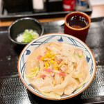 丸亀製麺 - ちゃんぽんうどん（並）。大根おろしは別購入です。