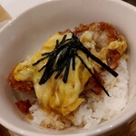 東家 - ミニ丼セット（１１００円）のカツ丼