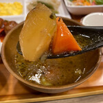 スーパーホテル - ゴロゴロ野菜の入ったスープカレーが大好評！