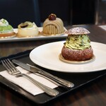 トシ・ヨロイヅカ 東京 - シューピスターシュ