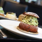 トシ・ヨロイヅカ 東京 - シューピスターシュ