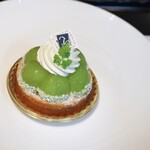 トシ・ヨロイヅカ 東京 - タルトシャインマスカット