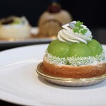 トシ・ヨロイヅカ 東京 - タルトシャインマスカット