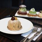 トシ・ヨロイヅカ 東京 - ユングフラウ