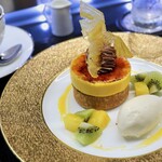 トシ・ヨロイヅカ 東京 - アシェット・トロピカル