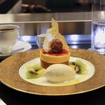 トシ・ヨロイヅカ 東京 - アシェット・トロピカル