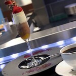 トシ・ヨロイヅカ 東京 - パルフェ・オ・ショコラ・エクアドル