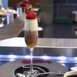 トシ・ヨロイヅカ 東京 - パルフェ・オ・ショコラ・エクアドル