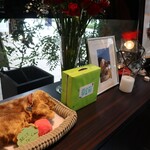 トシ・ヨロイヅカ 東京 - 店内模様