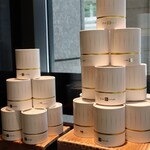 トシ・ヨロイヅカ 東京 - 店内模様