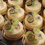 トシ・ヨロイヅカ 東京 - ケーキショーケース