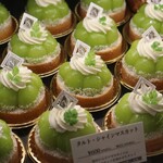 トシ・ヨロイヅカ 東京 - ケーキショーケース