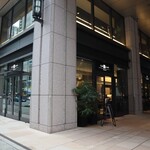 トシ・ヨロイヅカ 東京 - 外観