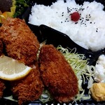 フライドキッチントリノ - 大粒カキフライ弁当(768円税込)