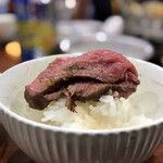 オカダ食品株式会社 - とんび ローストビーフ オンザライス