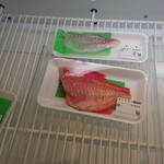 やまご食堂 - 手前の金目鯛がわたしのお刺身になりました。上は真鯛