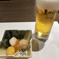 美神鶏 - お通しとビール