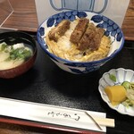 Tomoe Ya - カツ丼（850円）