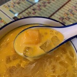 AH CHEW DESSERTS - マンゴーサゴ・ポメロ入り（接写）