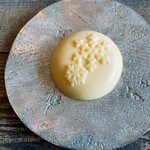 レヴォ - 型抜きのバター