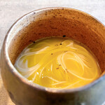 レヴォ - 月ノ輪熊 スッポンの血ソース ゴートチーズの汁で