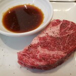 ワンカルビ - 料理写真:厚切り上ロースステーキ。1人前。990円 塩を別でもらいました。ハサミがいらないほど柔らかい!